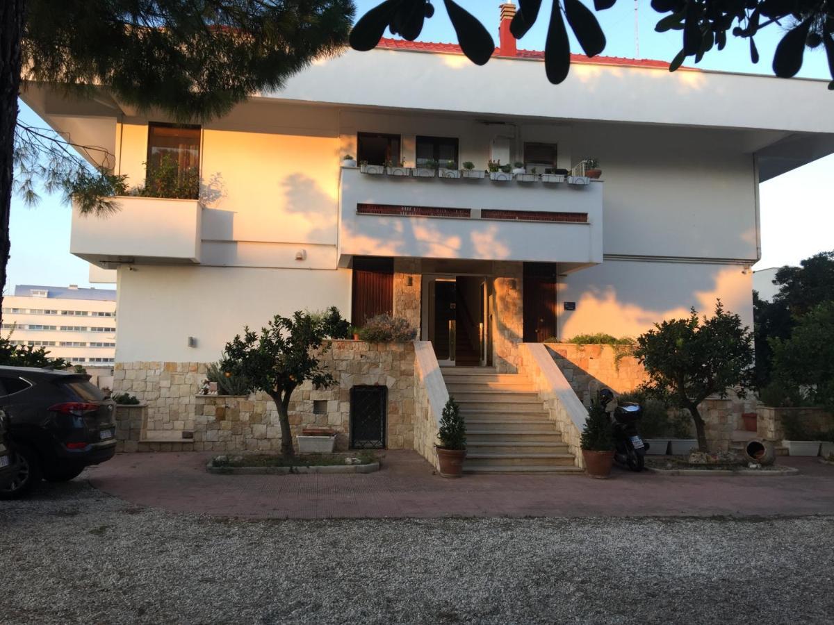 La Casa Di Emanuella - Rooms & International Suites Bari Buitenkant foto