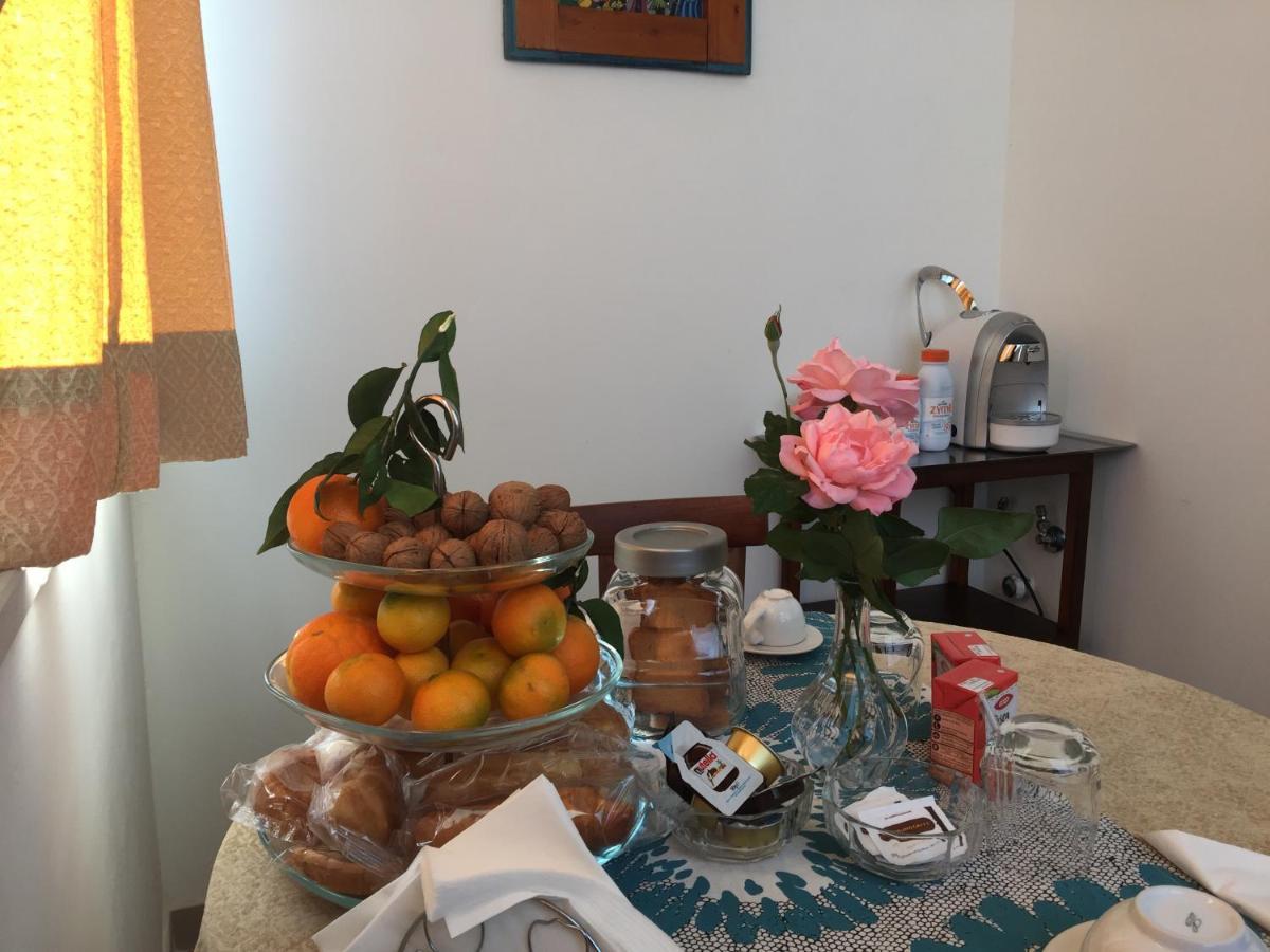La Casa Di Emanuella - Rooms & International Suites Bari Buitenkant foto