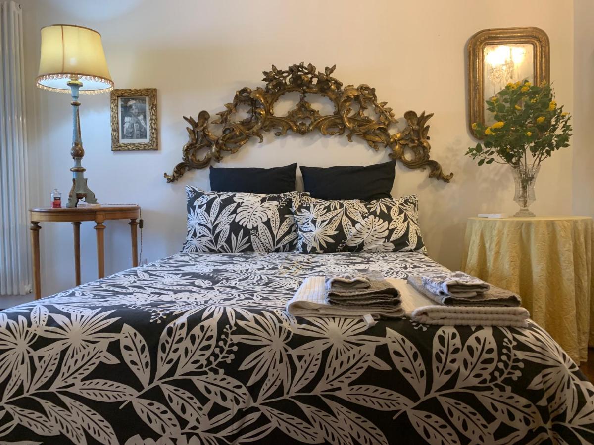 La Casa Di Emanuella - Rooms & International Suites Bari Buitenkant foto